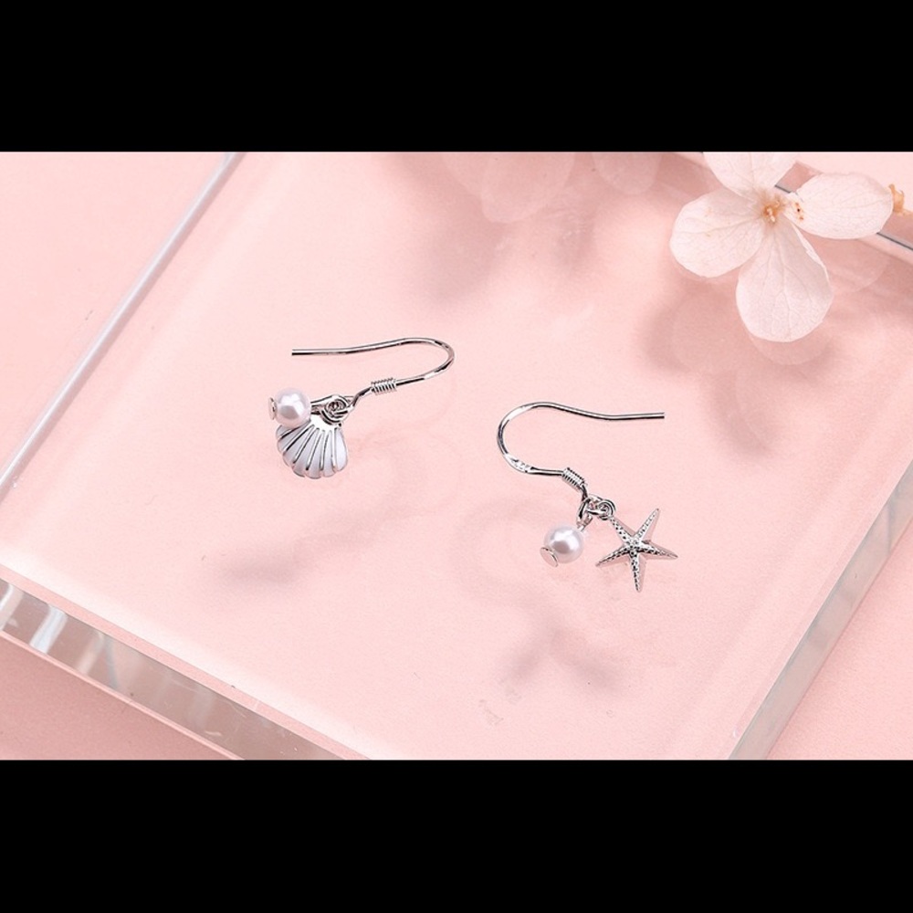 Earrings - Picture 4 of 8